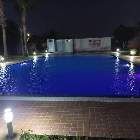 Appartement Haut Standing Vu Piscine Marrakesh Exterior foto